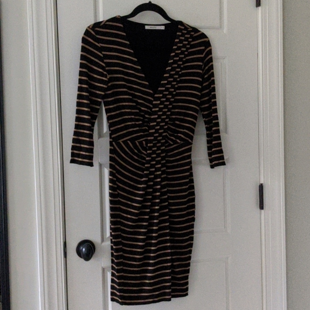 Baily 44 v-neck bodycon dress with 3/4 sleeves